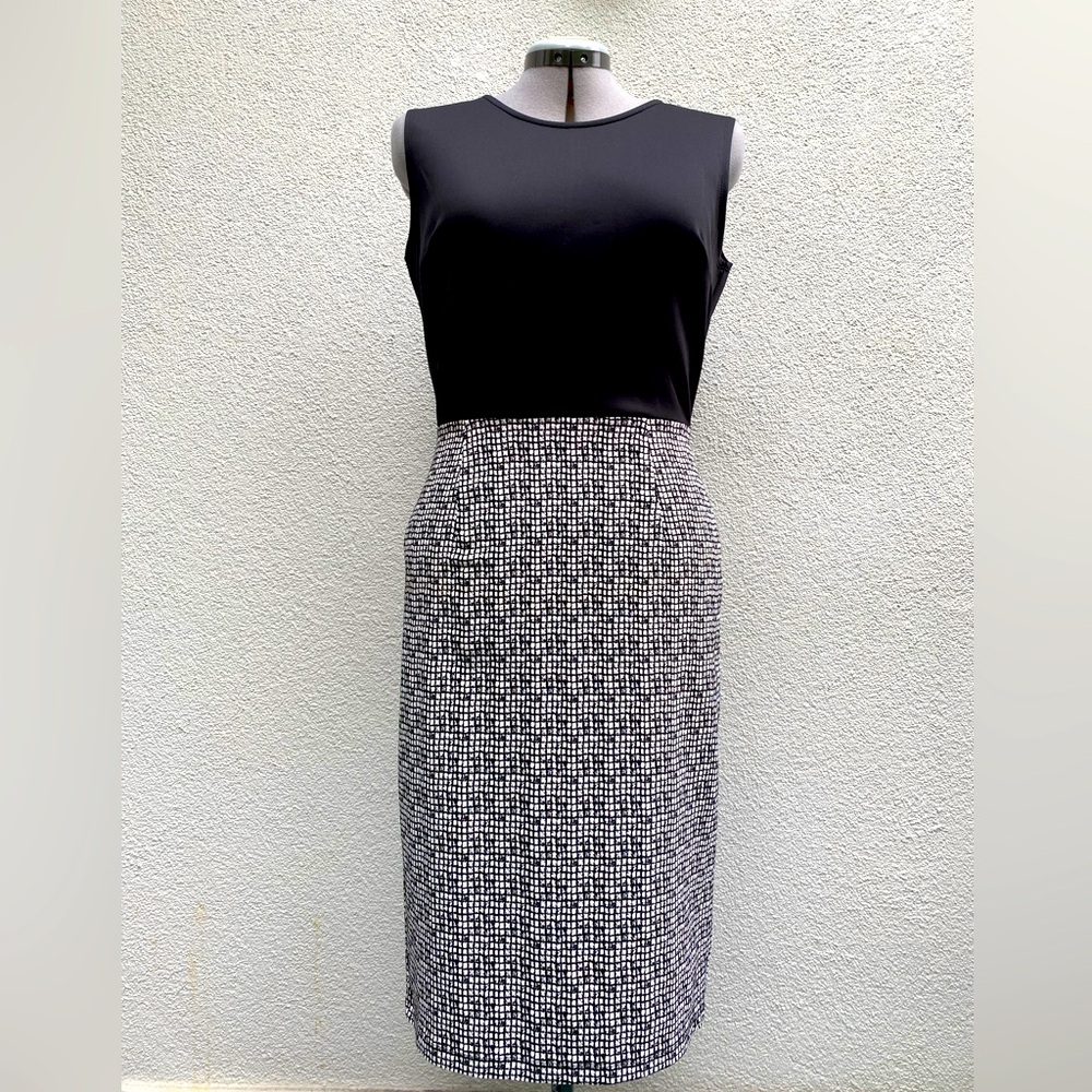 Sleeveless Black and Ivory Round Neck Women’s Dress size 12